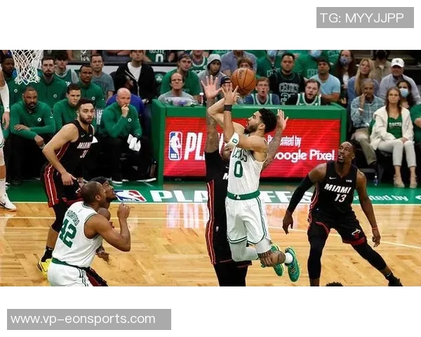 哈珀表现低迷全场仅得6分3助攻4失误半场命中率惨淡