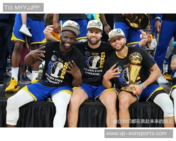 球队阵容多样化探索库里强调赢球与调整并重的重要性